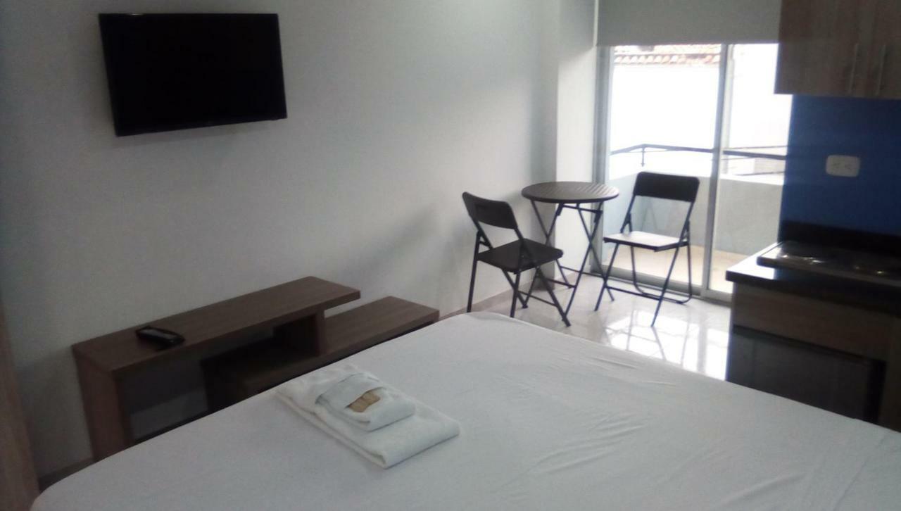 Okawango Hotel Girardot Exterior foto